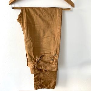 Men’s khaki pants